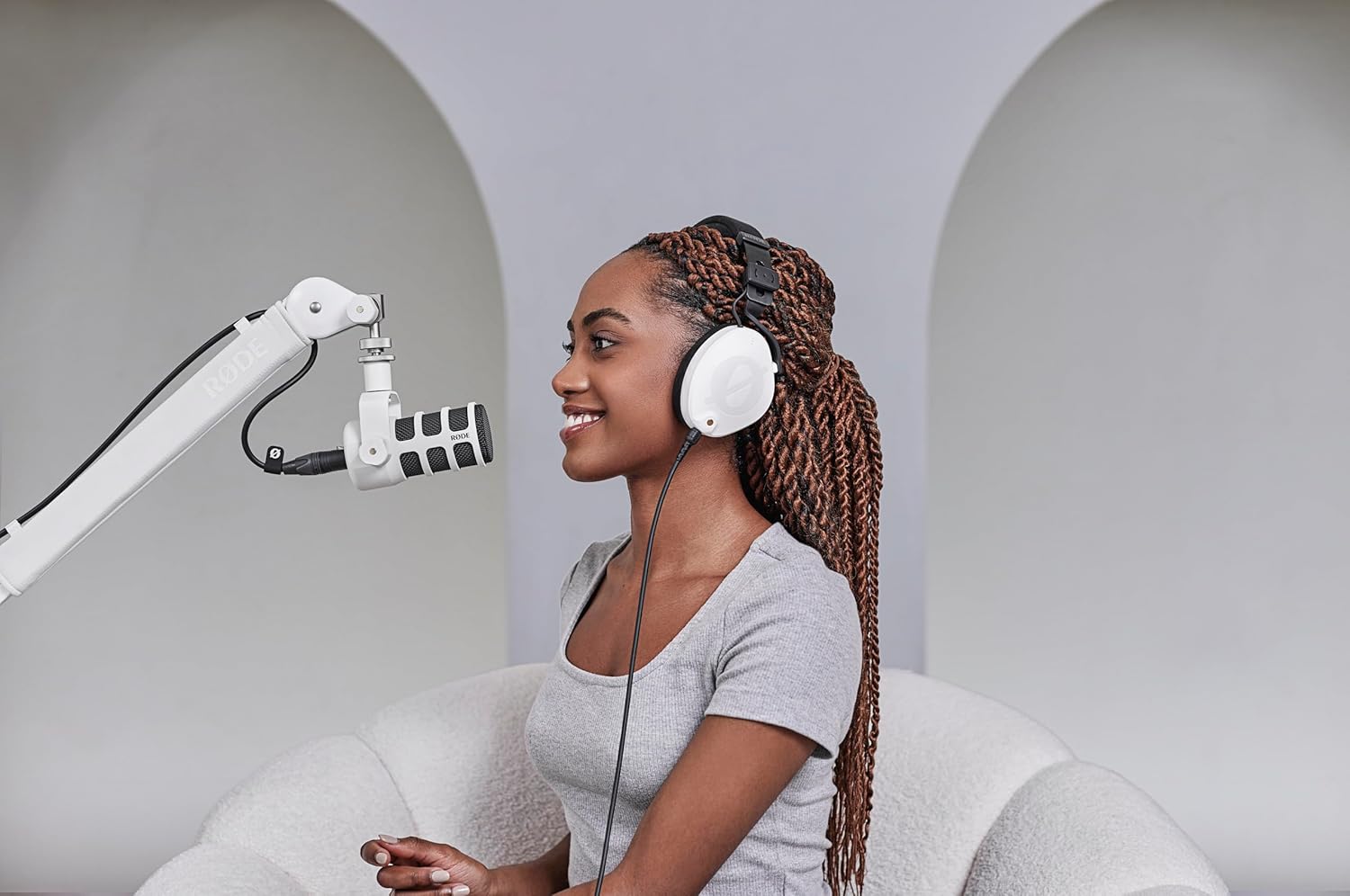  Rode PodMic W - Dynamic Microphone