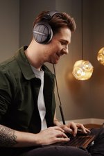  beyerdynamic DT 990 Pro 250 ohm Over-Ear Studio Headphones For Mixing, Mastering, and Editing, Wired